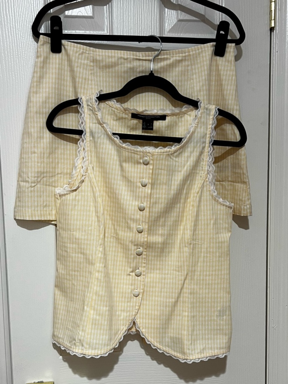 NWT S French Connection Butter Yellow Gingham Button-Front Top with Lace Trim